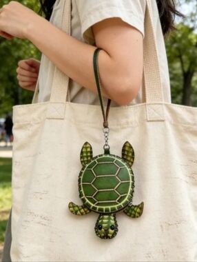 Green Turtle Shaped Leather Wristlet Coin Purse Nwot